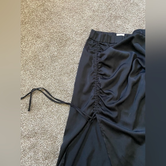 Black slit skirt - silk midi - Picture 2 of 4